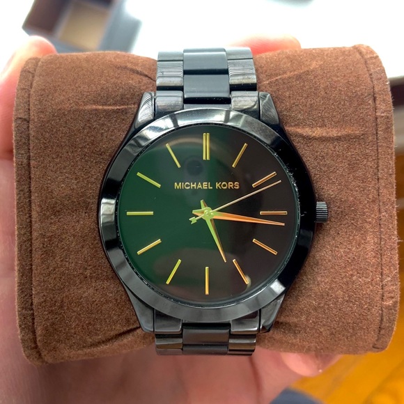 Michael Kors Women's MK322 Watch - Picture 5 of 8